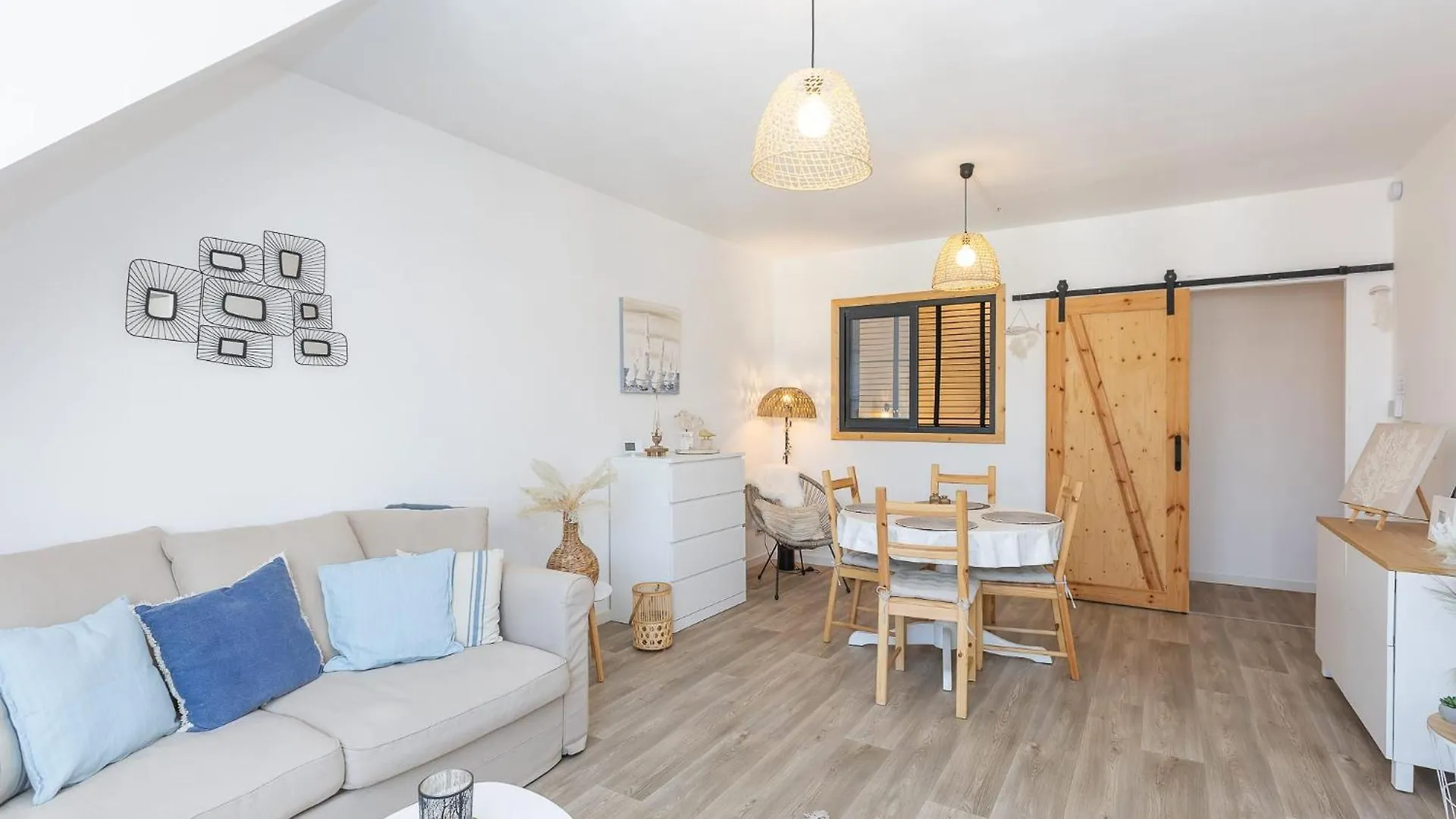 Charming One-Bedroom Apartment In The Center Of Ostend T115